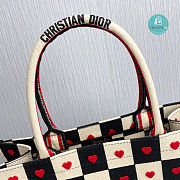 Dior Book Tote Medium Dioramour D-Chess Heart Embroidery 36.5x28x16 cm - 3