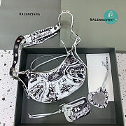 Colestore Balenciaga Le Cagole Graffiti Shoulder Bag In White 26x12x6 cm - 1