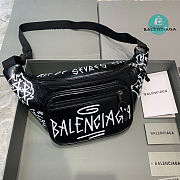 Colestore Balenciaga Graffiti Logo Belt Bag In Black 37x8.5x17 cm - 1