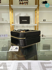 Chanel Small Vanity Case Goatskin & Gold-Tone Metal Black 18x14x8cm - 6