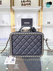 Chanel Small Vanity Case Goatskin & Gold-Tone Metal Black 18x14x8cm - 4