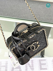 Chanel Small Vanity Case Goatskin & Gold-Tone Metal Black 18x14x8cm - 3