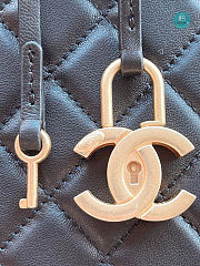 Chanel Small Vanity Case Goatskin & Gold-Tone Metal Black 18x14x8cm - 2