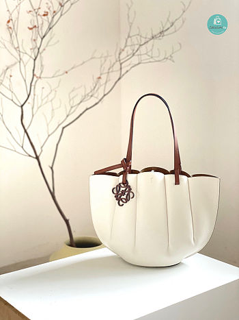 Loewe Shell Small Leather Tote Bag In White 33x25x15cm
