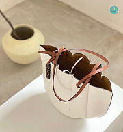 Loewe Shell Small Leather Tote Bag In White 33x25x15cm - 3