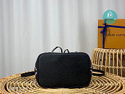 Louis Vuitton NéoNoé MM Bucket Bag Monogram Empreinte Leather In Black 26.0 x 26.0 x 17.5 cm - 5
