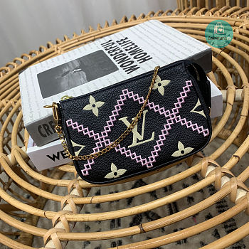 Louis Vuitton Mini Pochette Accessoires Bag Black 15.5 x 10.5 x 4 cm