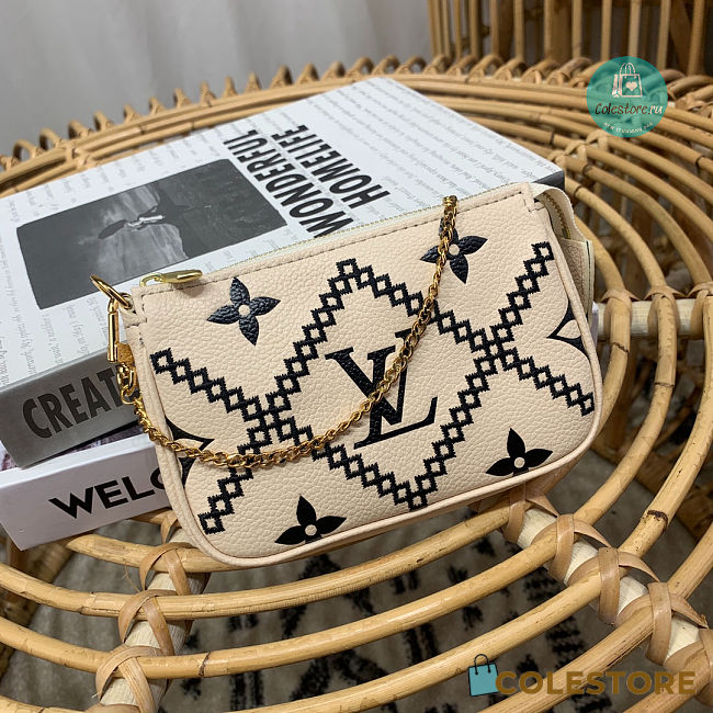 Louis Vuitton Mini Pochette Accessoires Bag Beige 15.5 x 10.5 x 4 cm - 1