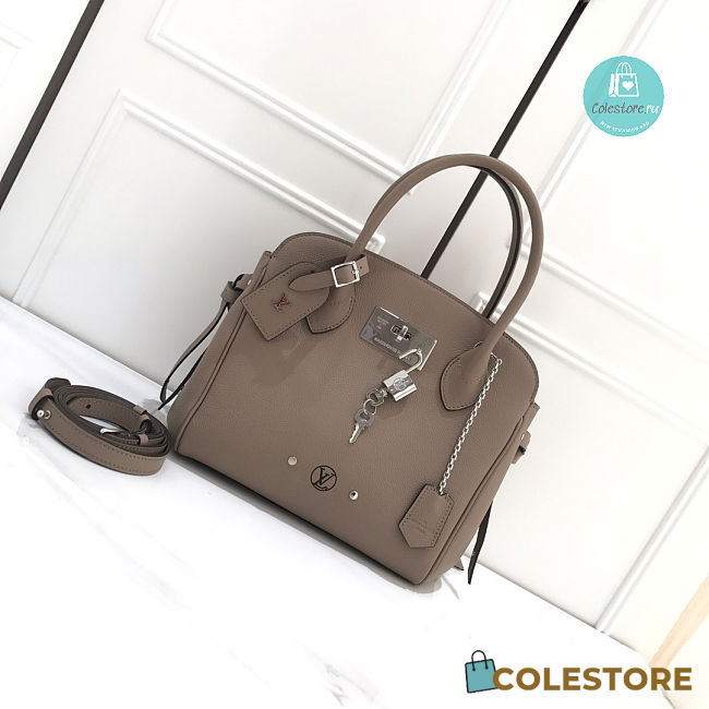 Louis Vuitton Veau Nuage Leather Milla MM In Turtledove 30.0 x 26.0 x 12.0 cm - 1