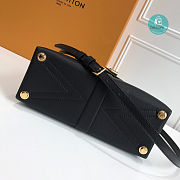 Louis Vuitton Rose Des Vents PM Handbag In Black 26 .5 x 19.5 x 11.0 cm - 4