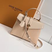 Louis Vuitton Rose Des Vents PM Handbag In Cream 26 .5 x 19.5 x 11.0 cm - 1