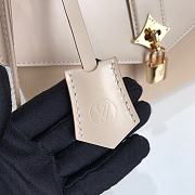 Louis Vuitton Rose Des Vents PM Handbag In Cream 26 .5 x 19.5 x 11.0 cm - 3