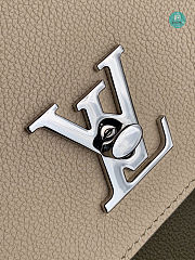  Louis Vuitton Lockme Ever Lockme In Light Khaki 31x46x17 cm - 4