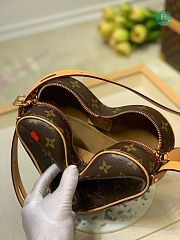 Louis Vuitton Game On Coeur Crossbody Bag Monogram 22 x 16 x 6 cm - 2