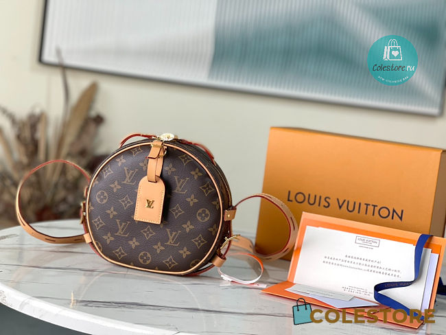 Louis Vuitton Boite Chapeau Souple MM Monogram Canvas 20 x 22.5 x 8 cm - 1