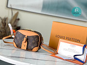 Louis Vuitton Deauville Mini Monogram Handbag 21 x 16 x 7 cm - 1