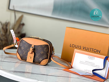 Louis Vuitton Deauville Mini Monogram Handbag 21 x 16 x 7 cm