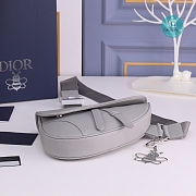 Dior Saddle Dior Gray Grained Calfskin With 'Christian Dior 1947' Signature 26 x 19 x 4.5 cm - 2