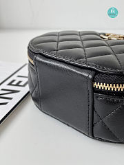 Chanel 22 Retro Round Box In Black 13x9.5x5.5cm - 6