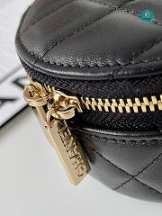 Chanel 22 Retro Round Box In Black 13x9.5x5.5cm - 4