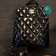 Chanel 22A Shell Backpack Size 22x23 cm  - 1