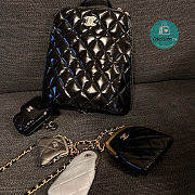 Chanel 22A Shell Backpack Size 22x23 cm  - 2