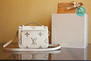 Louis Vuitton Pochette Métis Bicolor Monogram Empreinte Leather 25x19 cm - 4
