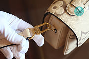 Louis Vuitton Pochette Métis Bicolor Monogram Empreinte Leather 25x19 cm - 2