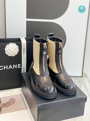 Chanel Boots In Beige 001