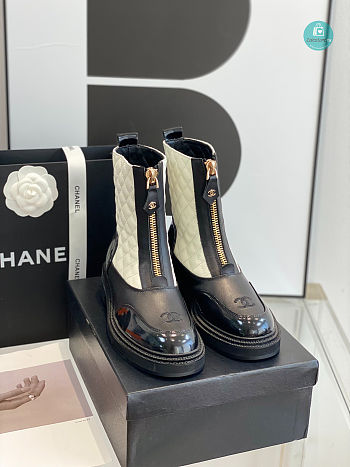 Chanel Boots In White 001