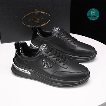 Prada Classic Casual Sneakers In Black 