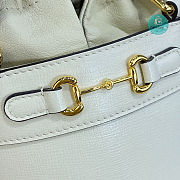 Gucci Horsebit 1955 Small Bucket Bag In White 14x19x14cm - 5