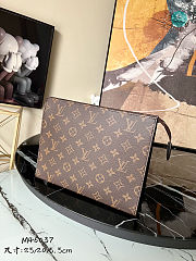 Louis Vuitton Poche Toilette NM Monogram 25 x 20x 5.5 cm - 1