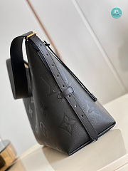 Louis Vuitton CarryAll MM Monogram Empreinte Leather in Black 39 x 30 x 15 cm - 5