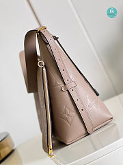 Louis Vuitton CarryAll MM Monogram Empreinte Leather in Beige 39 x 30 x 15 cm  - 4
