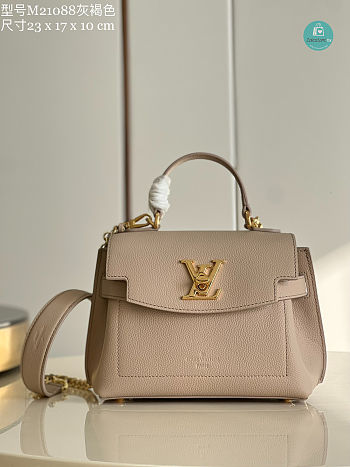 Lockme Ever MM Lockme Leather In Beige 23 x 17 x 10 cm 