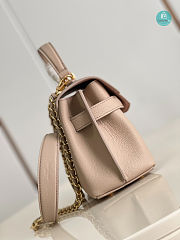 Lockme Ever MM Lockme Leather In Beige 23 x 17 x 10 cm  - 6