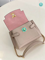 Lockme Ever MM Lockme Leather In Beige 23 x 17 x 10 cm  - 4