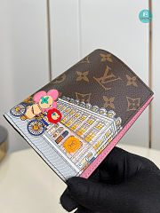 Louis Vuitton's Vivienne Holidays 2022 Passport Cover in Monogram 10 x 14 x 2.5 cm - 2