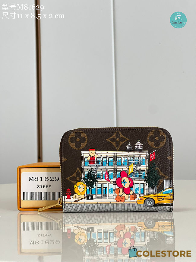Louis Vuitton's Vivienne Holidays 2022 Zippy Coin Purse in Monogram 11 x 8.5 x 2 cm  - 1
