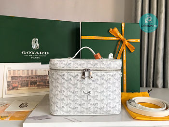GOYARD Goyardine Muse Vanity Case White 20x14x16 cm