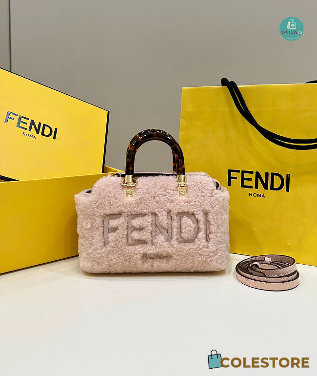 Fendi By The Way Boston Mini Light Pink Sheepskin 17x8x12cm - 1
