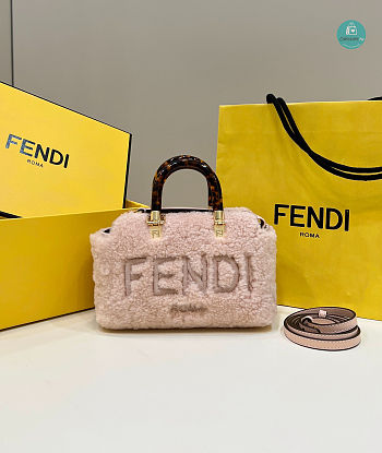 Fendi By The Way Boston Mini Light Pink Sheepskin 17x8x12cm