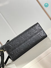 Louis Vuiiton OnTheGo PM Monogram Empreinte Leather 25 x 19 x 11.5 cm  - 2
