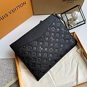 Louis Vuitton Daily Pouch Monogram Empreinte Leather 29.5 x 21 x 1 cm - 5
