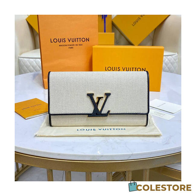 Louis Vuitton Capucines Wallet 20 x 11 cm - 1