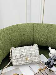 Chanel White Tweed Quilted Medium Flap Bag 25cm - 1