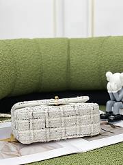 Chanel White Tweed Quilted Medium Flap Bag 25cm - 2