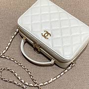 Chanel Vanity Case 22P In White Caviar 19x12x6cm  - 3