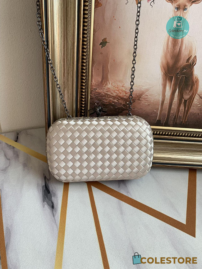 Bottega Veneta Woven Mini Knot Clutch In Silver 20x5x12cm - 1